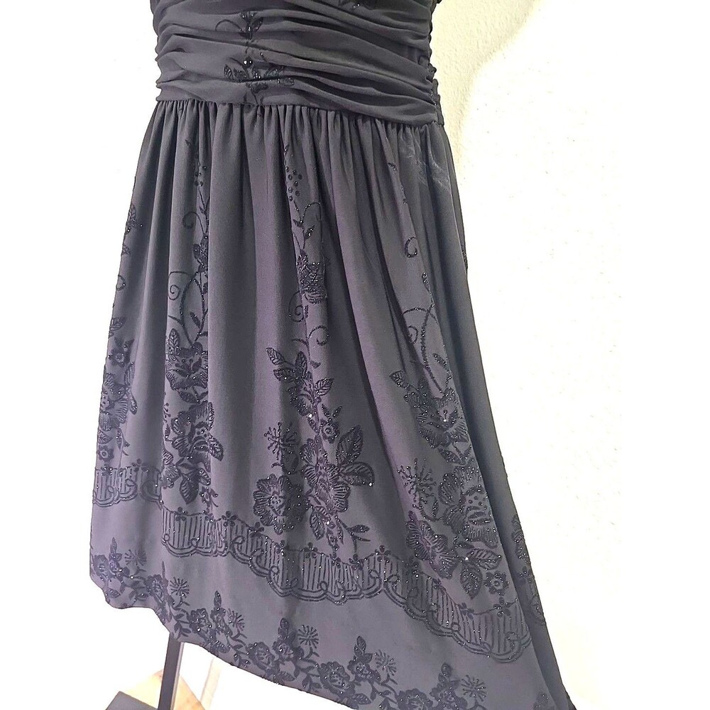 Sleeveless Black Embroidered Cocktail Dress 12 Velvet Trim V Neck Sparkle Whimsy